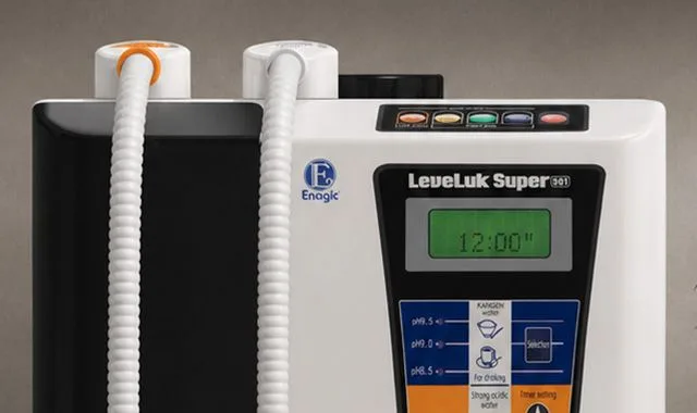 The Super 501’s twin hose system and control panel with the production timer running